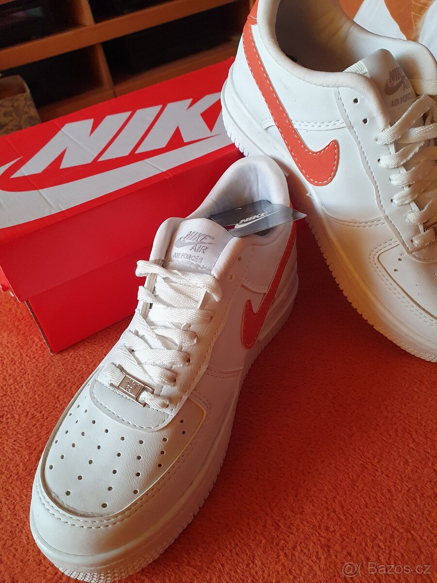 Dámské nové nike velikost 38 - 3