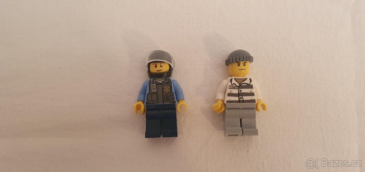 LEGO Juniors 10720 Pronásledování s policejní helikoptérou - 3