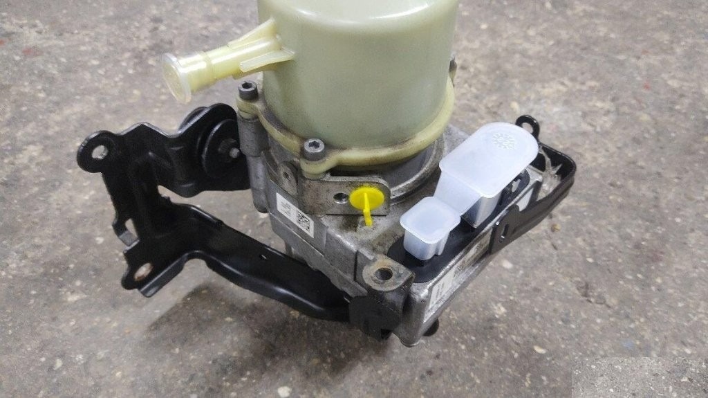 Proace Spacetourer Traveller Jumpy Vivaro - Servo čerpadlo - 3