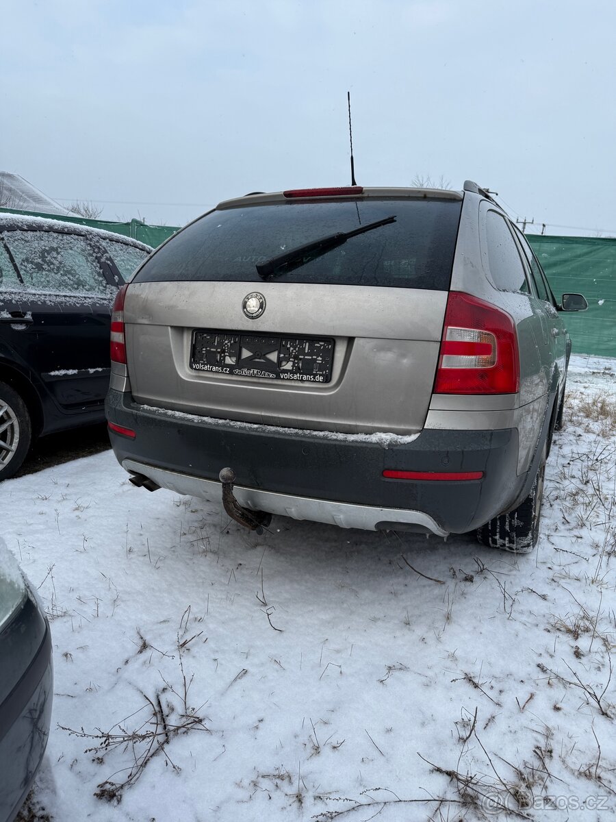 Škoda Octavia 2 combi zadní nárazník - 3