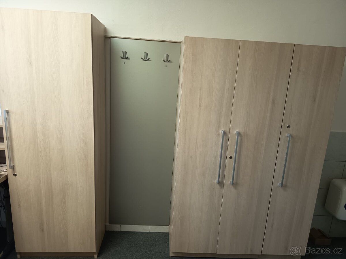 Kancelářský nábytek - 3