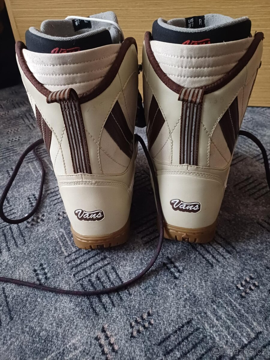 Prodám SNB boty VANS vel. 37, stélka 23,5cm - 3