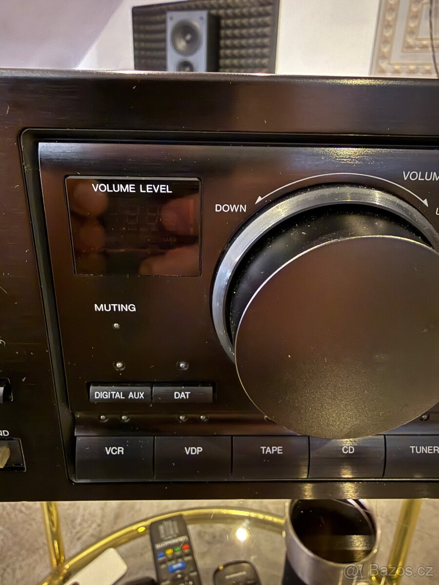 Zesilovač Technics - 3