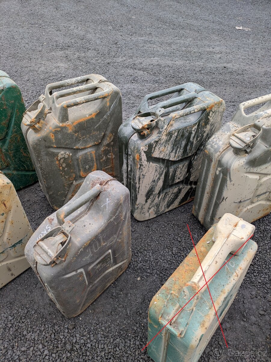 Soubor 8 kusů kanystrů - 3