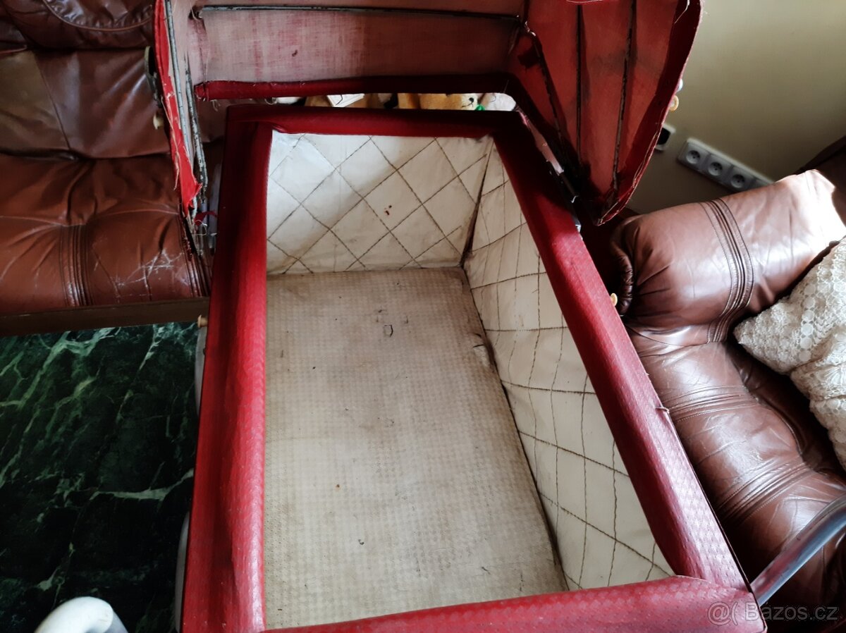 starý kočárek pro panenky - 3