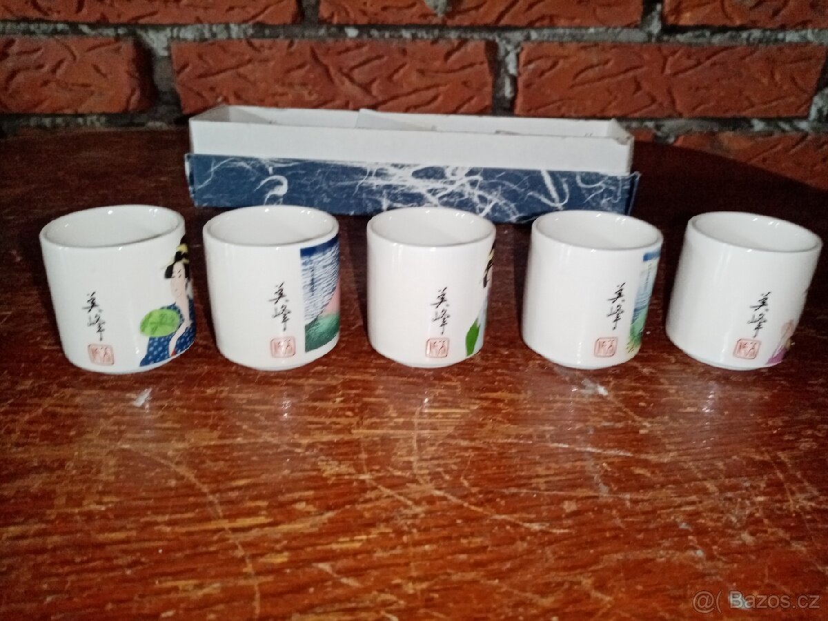 Porcelánové malé šálky s gejšou a japonskými motivy - 3