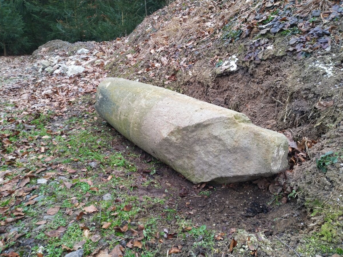 Prodám kamenný sloupek - 3