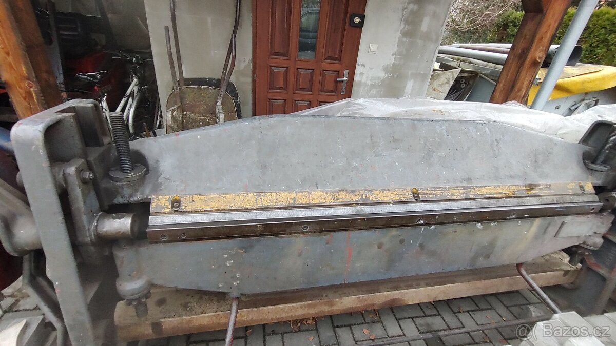 Ruční ohýbačka plechů 2m - 3