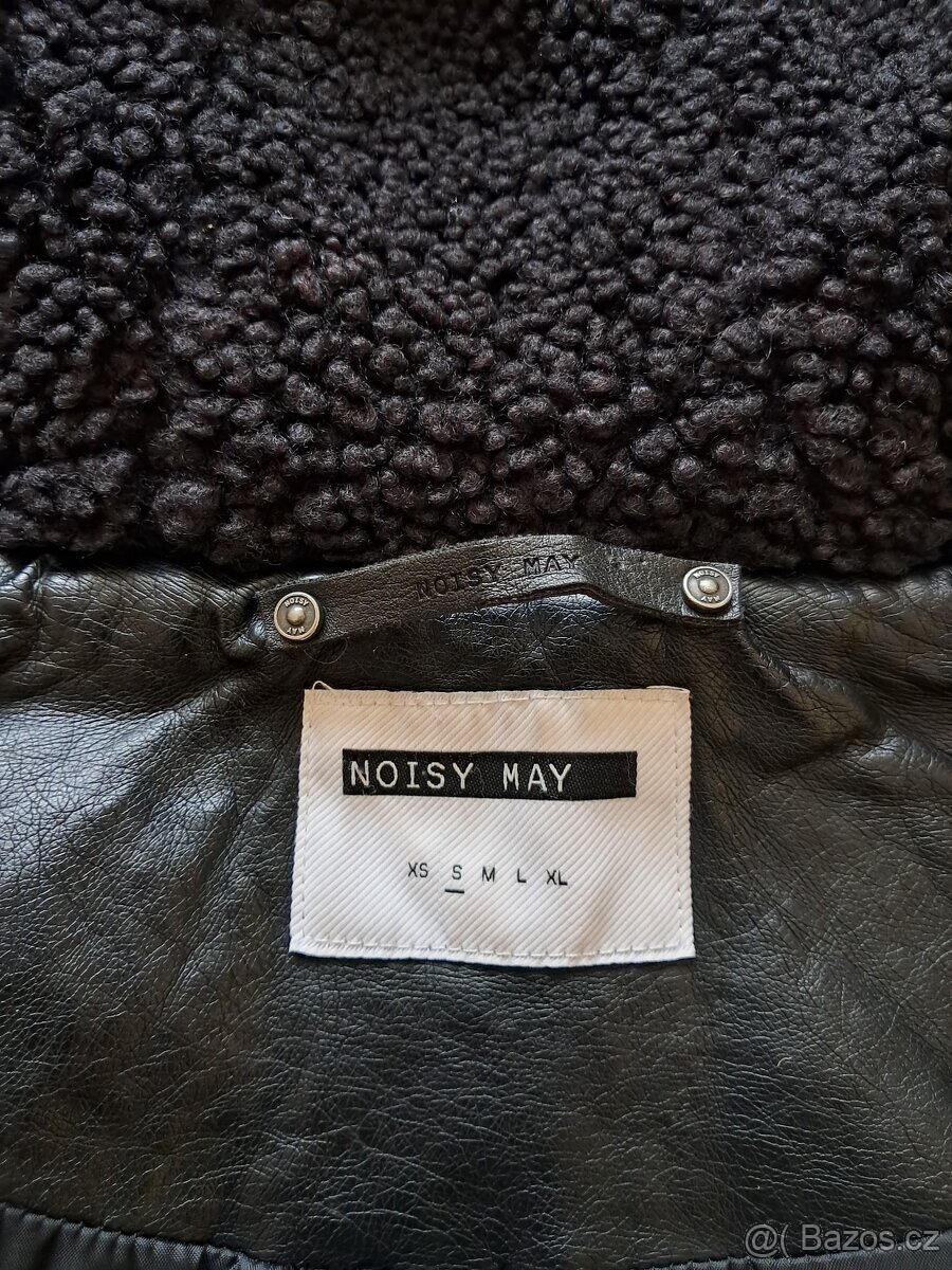 Dámský zimní kabát s kapucí - 3