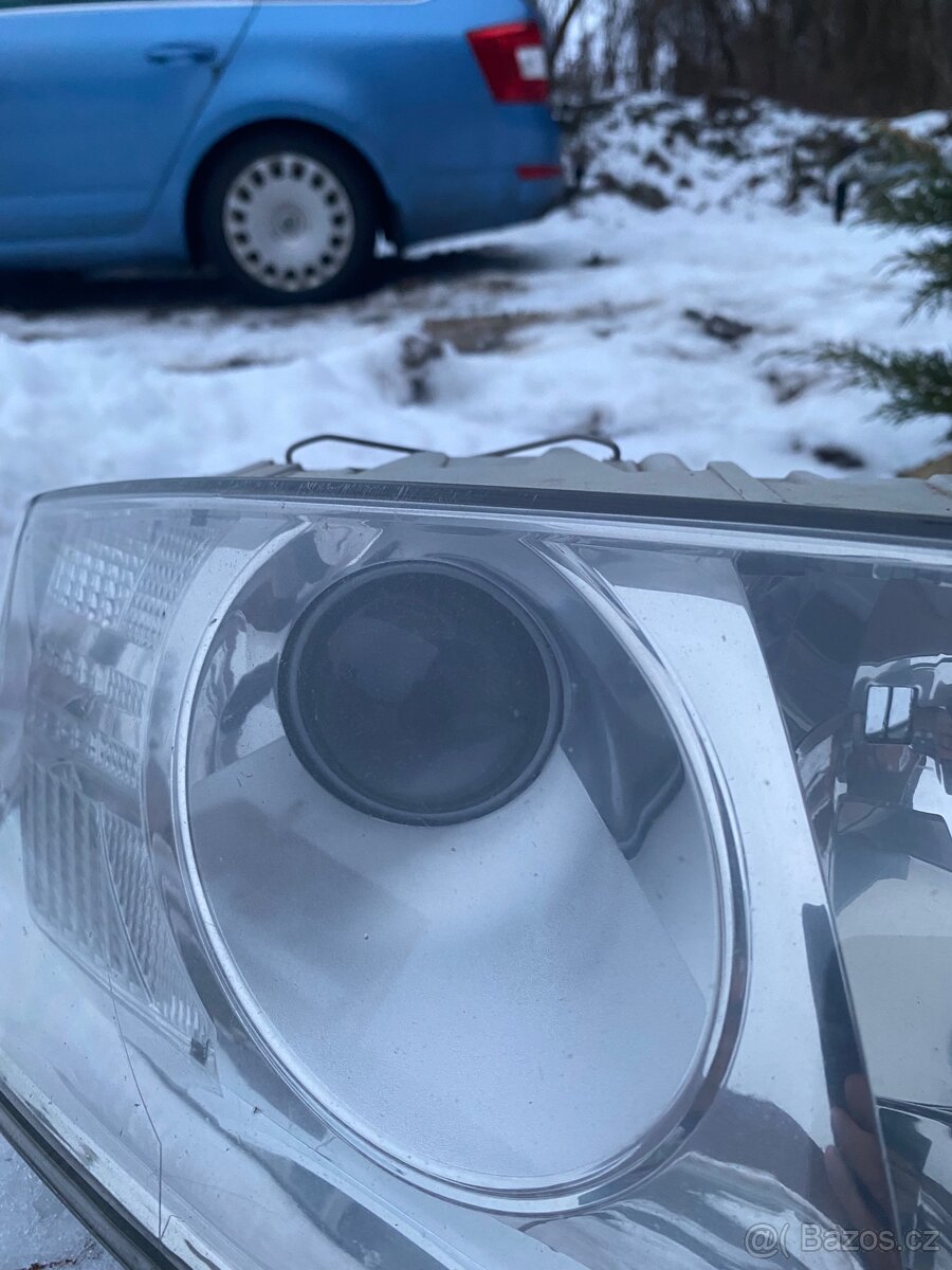 Škoda octavia 2 xenon pravy - 3