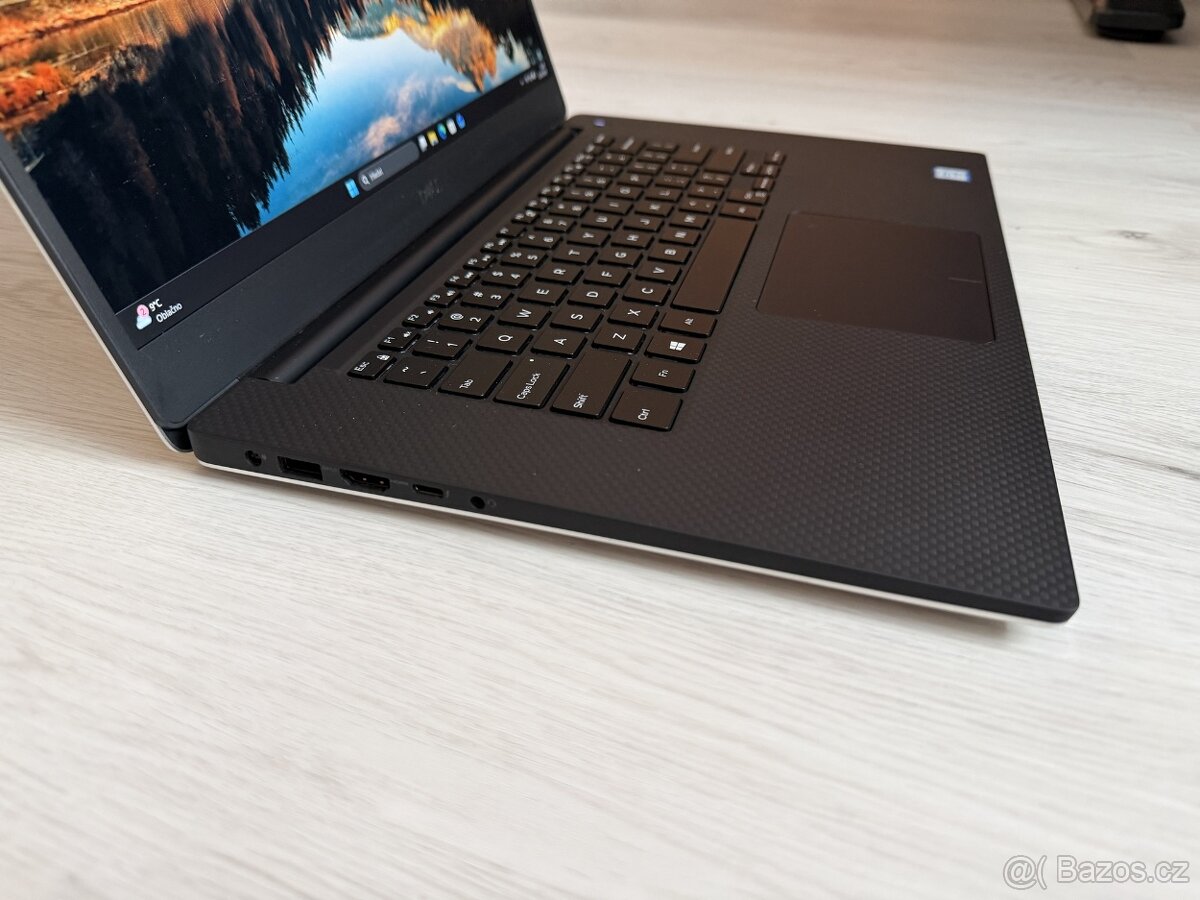 DELL Precision 5540 - 15.6",Xeon, 32GB RAM, 1TB SSD, Quadro - 3
