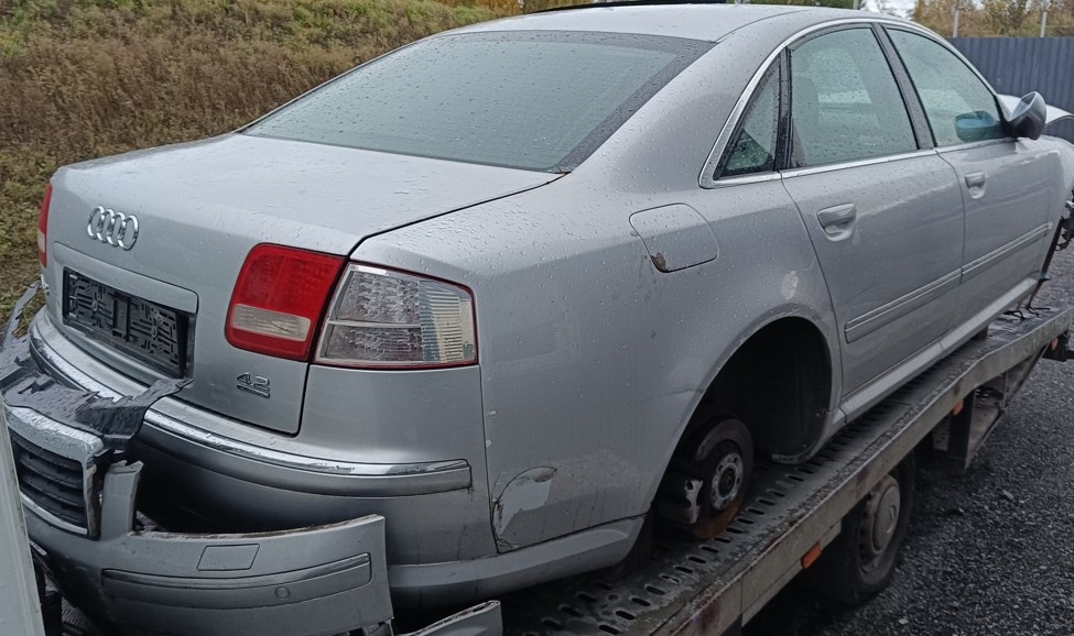 ND z Audi A8 4172.cm3 246.kw benzín r.v.2003 (K32) - 3