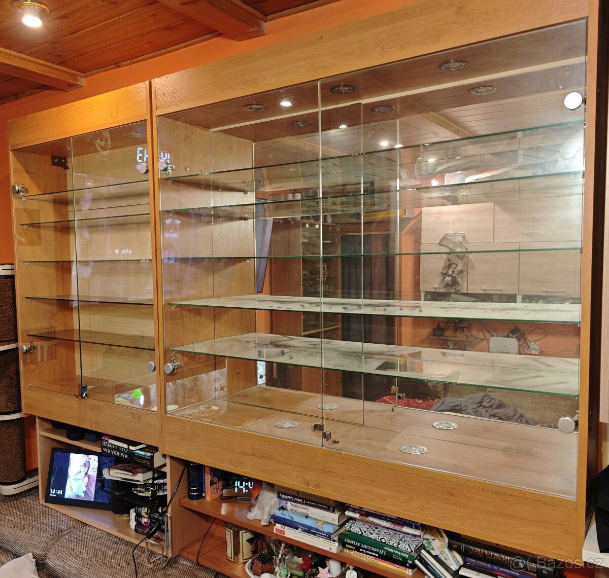 Vitríny - 3