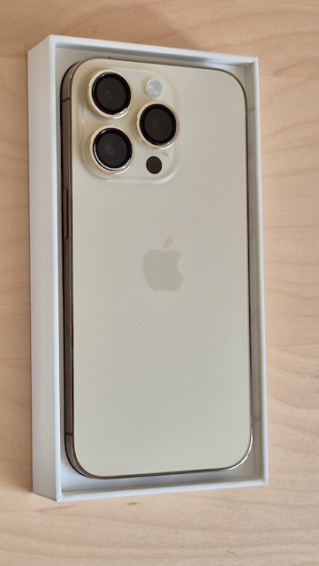 Apple iPhone 14 Pro 128GB gold - 3