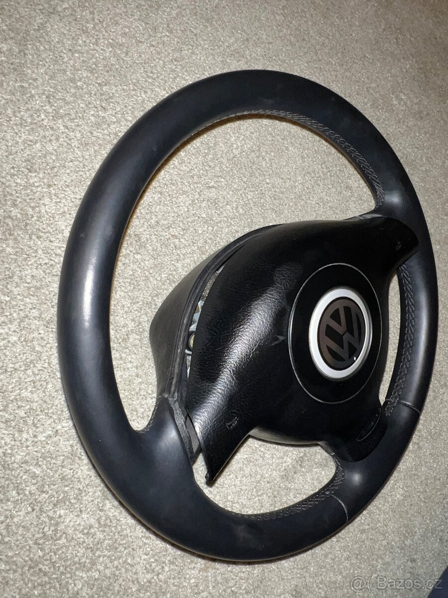 VW Golf 4 volant - 3