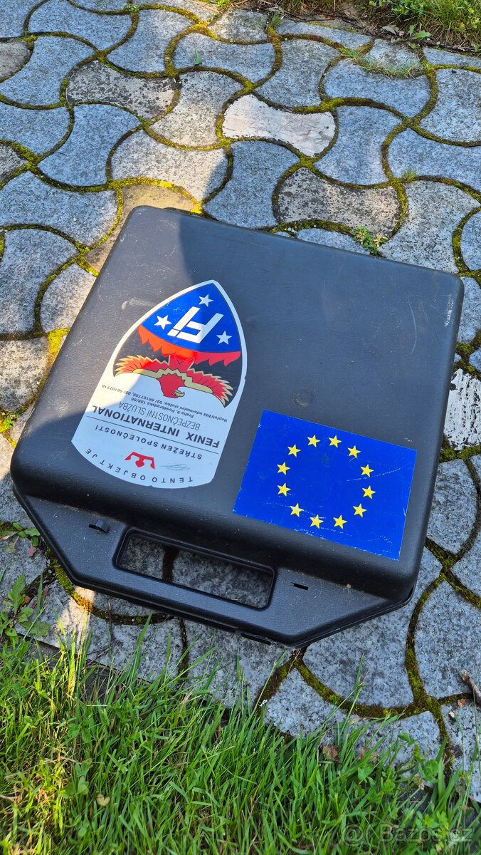 Psací stroj s kufrem - 3