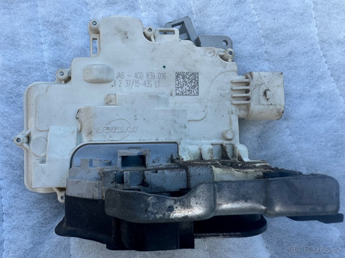 Dily pravych zadnich dveri - Audi A6 4G/C7 avant - 3