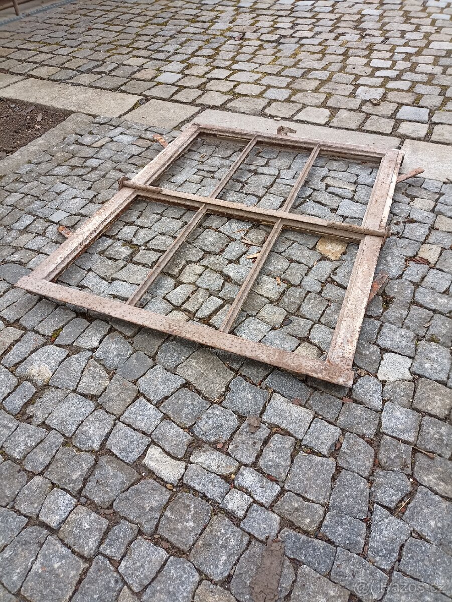 2 ks industriální, kovová okna - 3