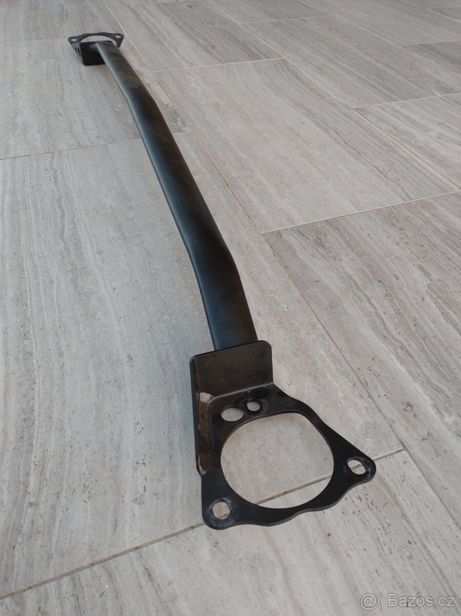 Vzpěra tlumičů BMW Z4 e85 - 3