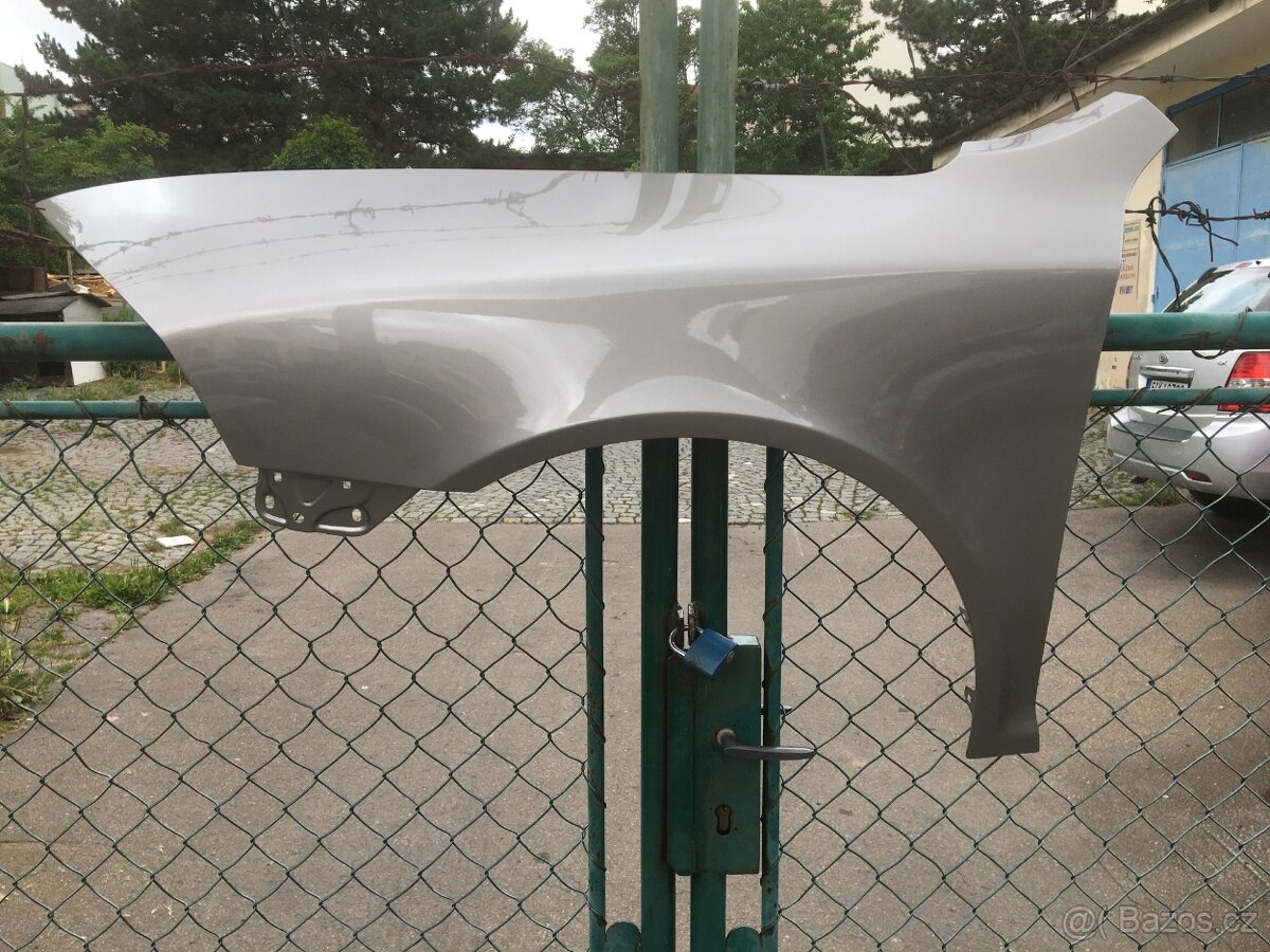 Levy pravy blatnik Škoda Octavia 2,II, barva 9202 kapučíno - 3