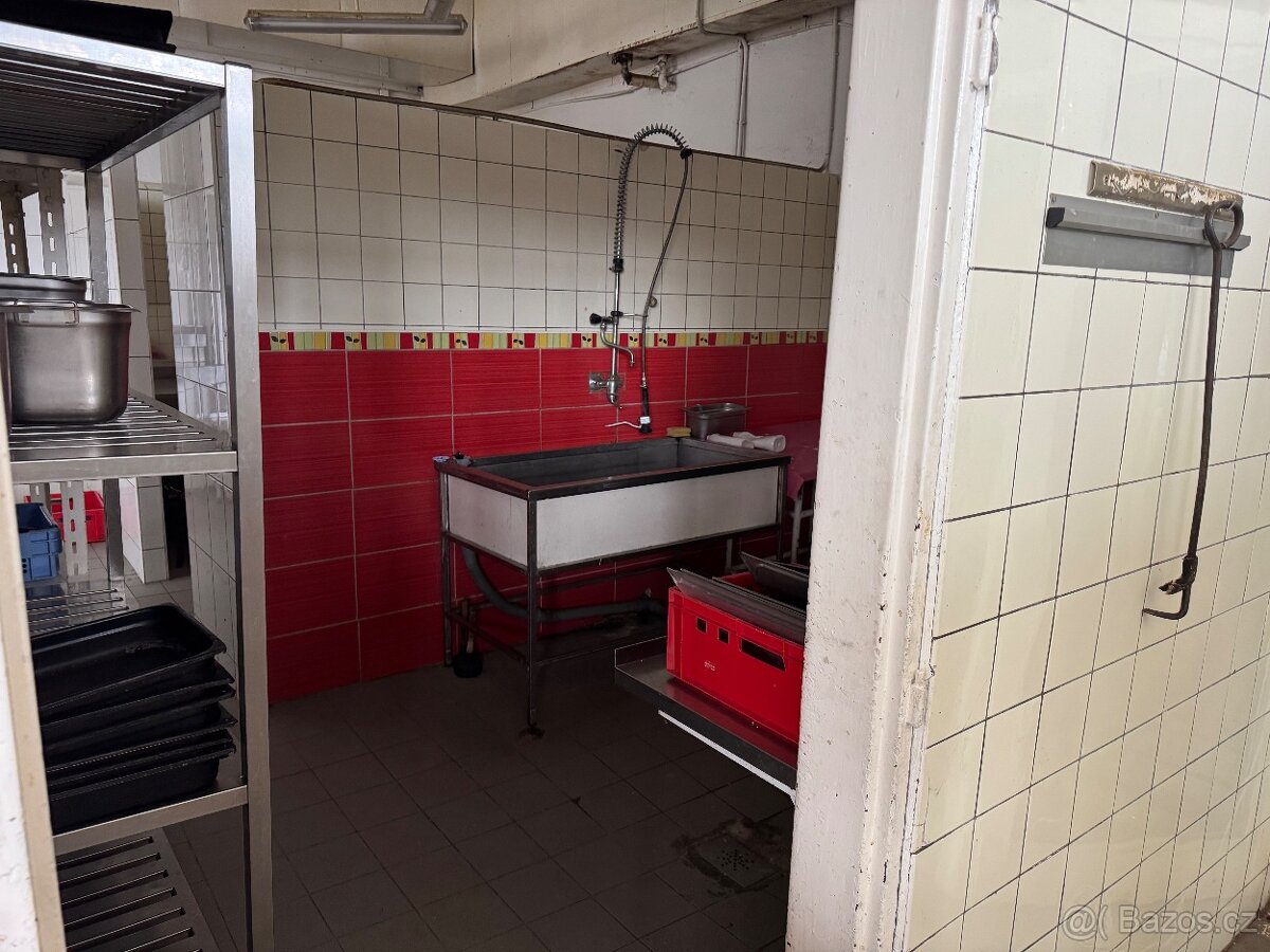 Restaurace v Hradci Králové 650 m2 + letní gala+terasa - 3