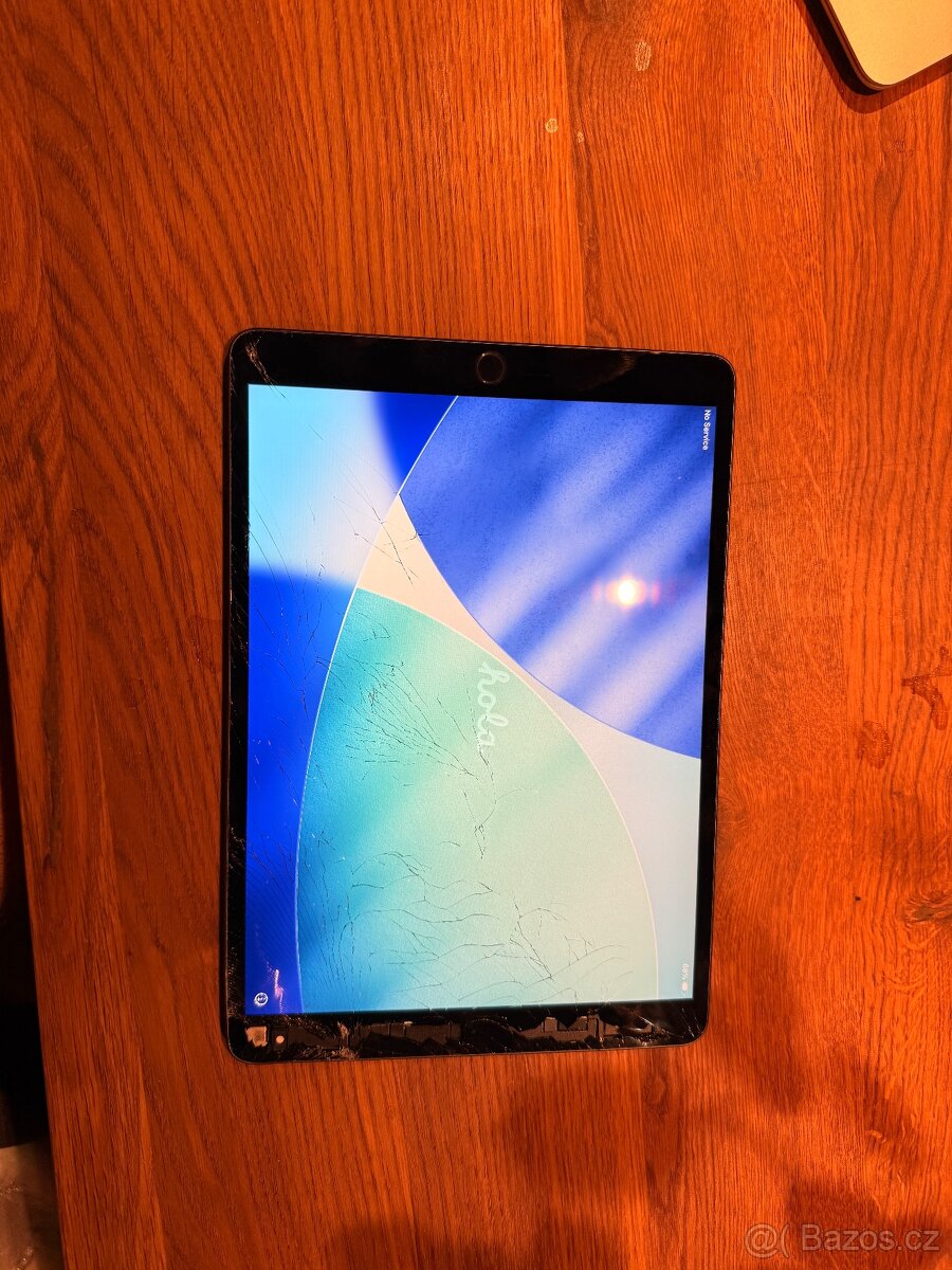 Apple iPad Air 3 Cellular (2019) – prasklý funkční displej - 3