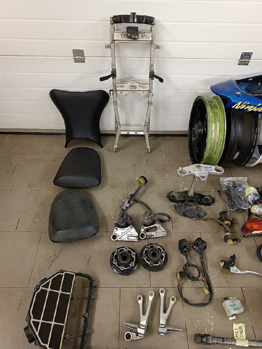 Kawasaki zx6r díly r.v 2001 - 3