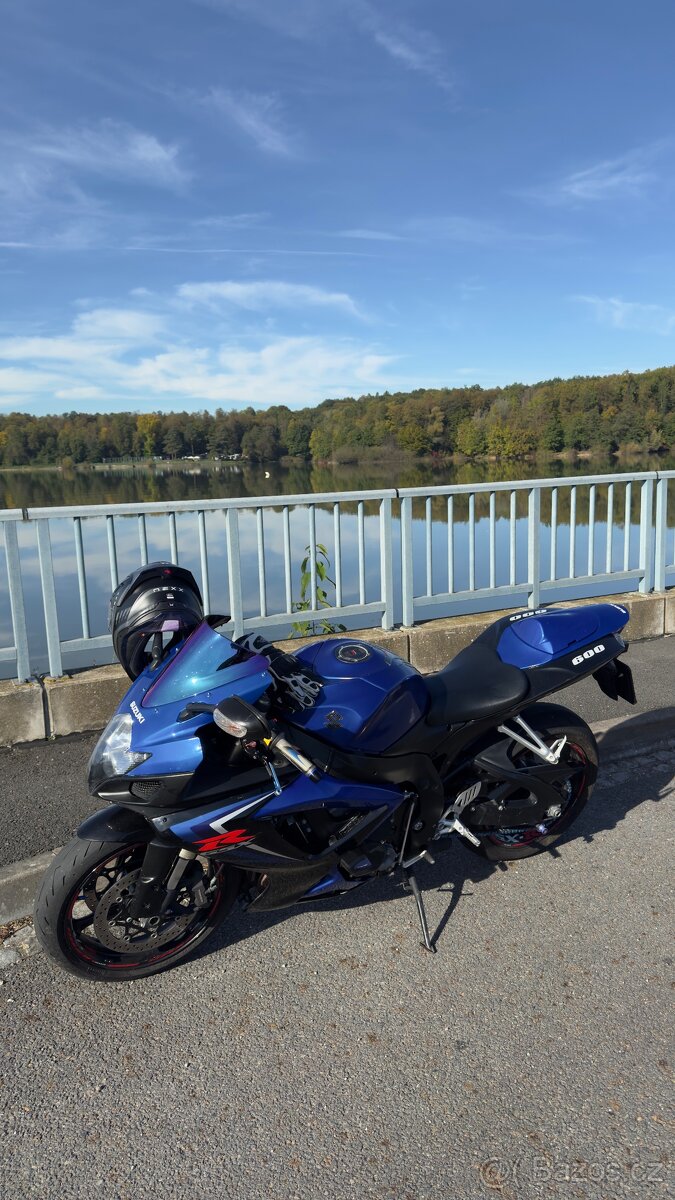 Suzuki GSXR 600 K7 - 3