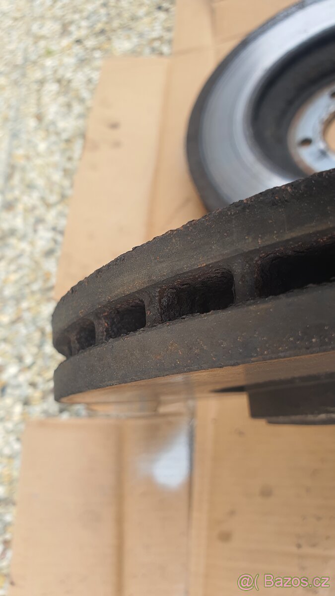 Přední kotouče jaguar S-type - 3