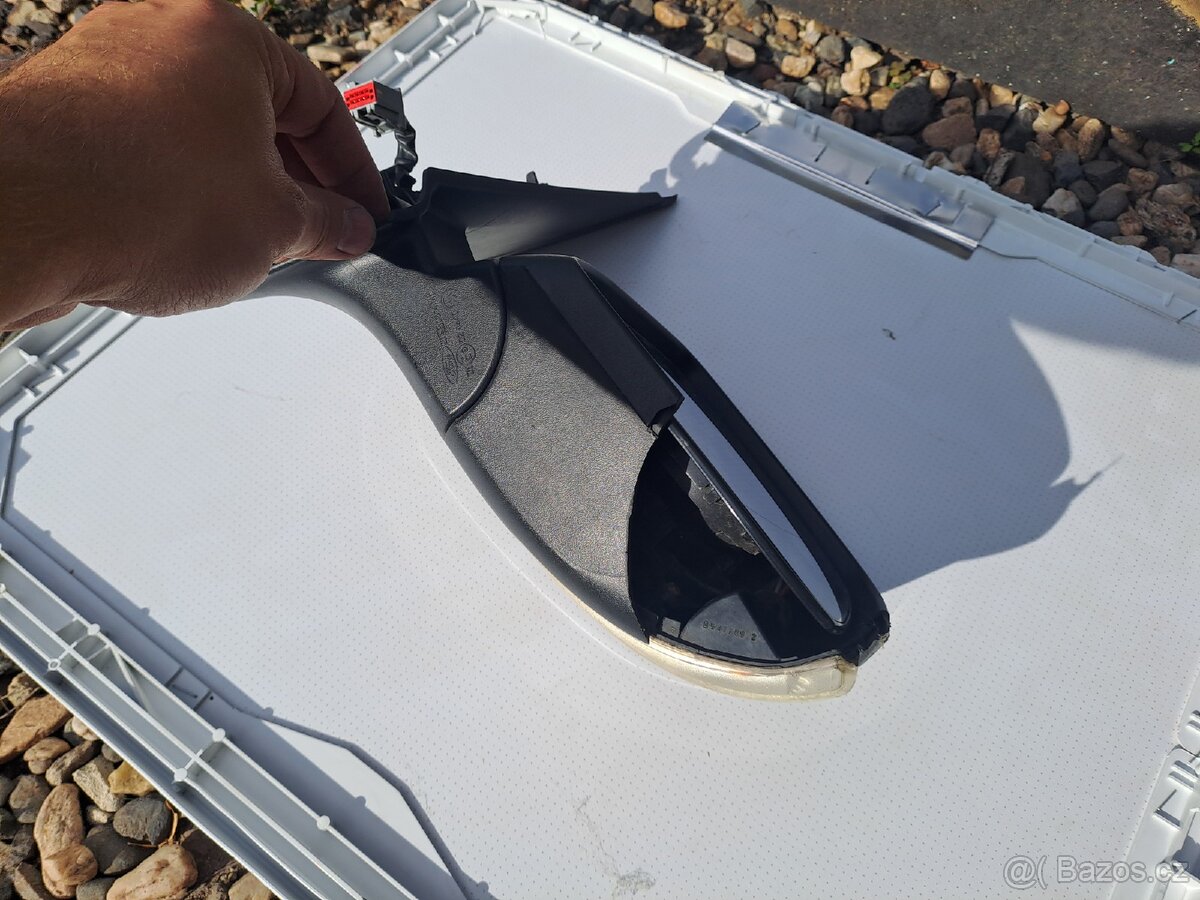 Pravé zrcátko Ford Focus 2 - 3