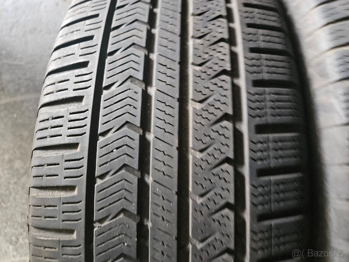 225/55r18 98V Vredestein - 3