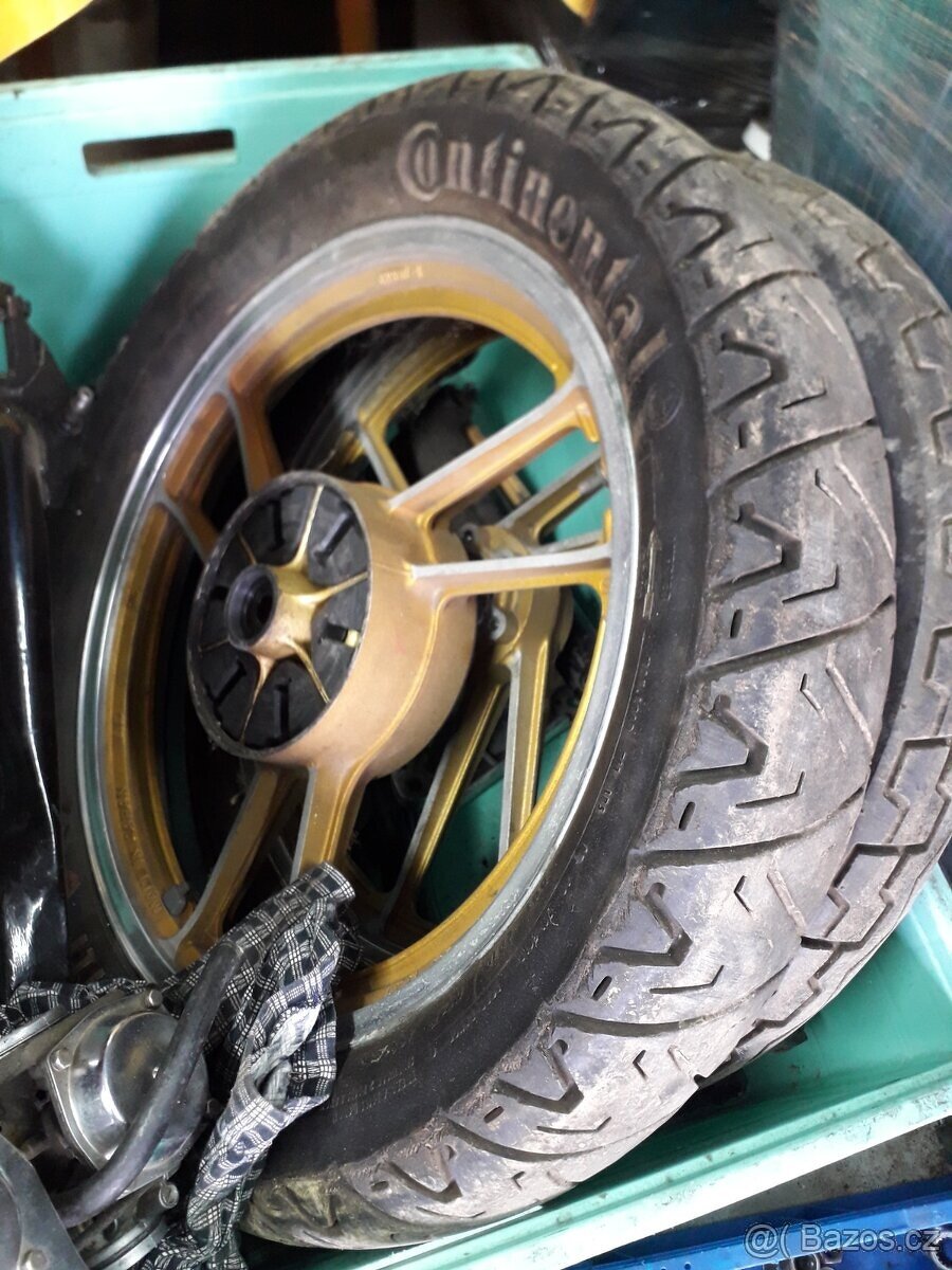 náhradní díly GSX400E - 3