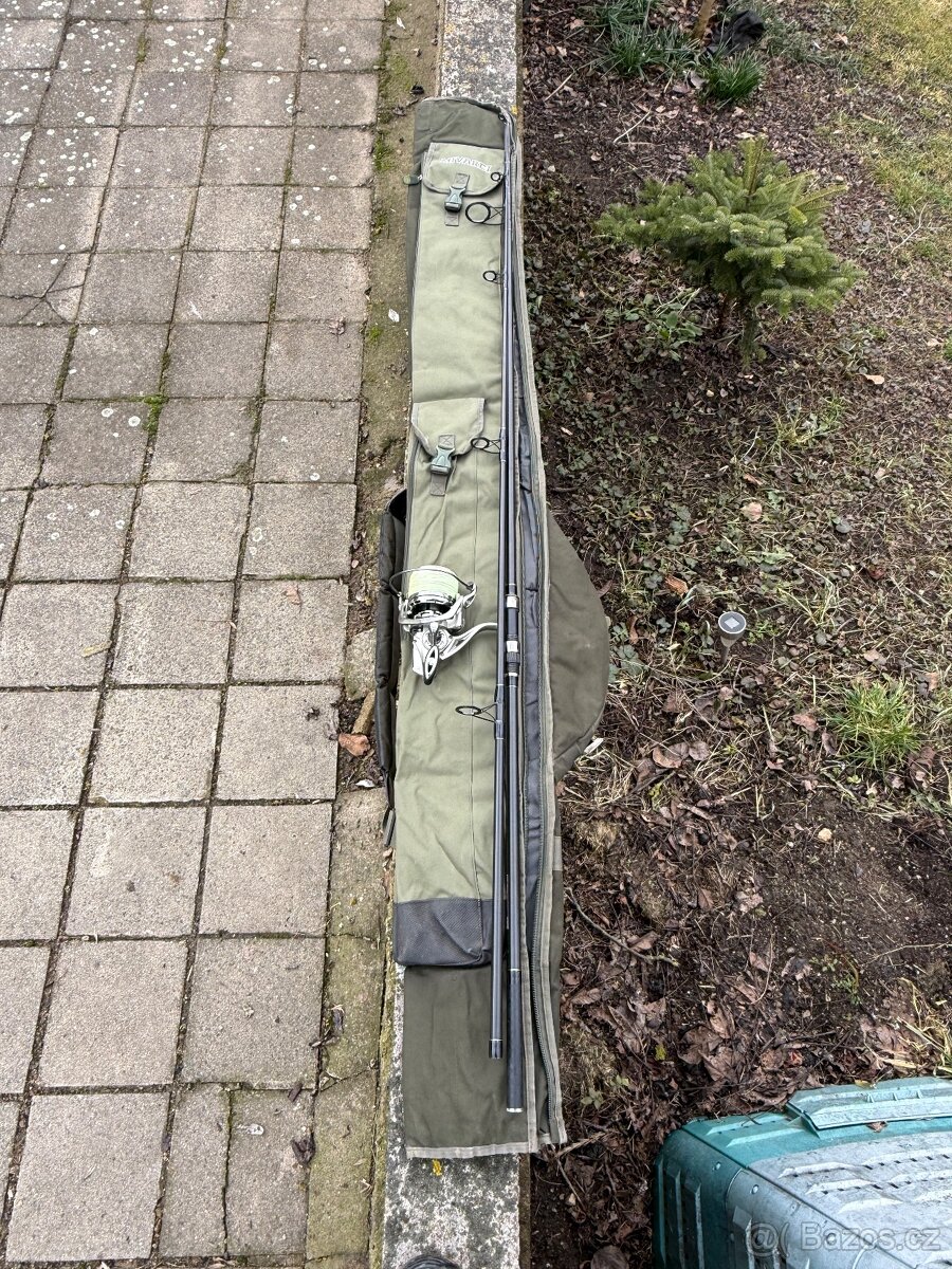 Rybářský stojan , spodový prut s navijákem - 3