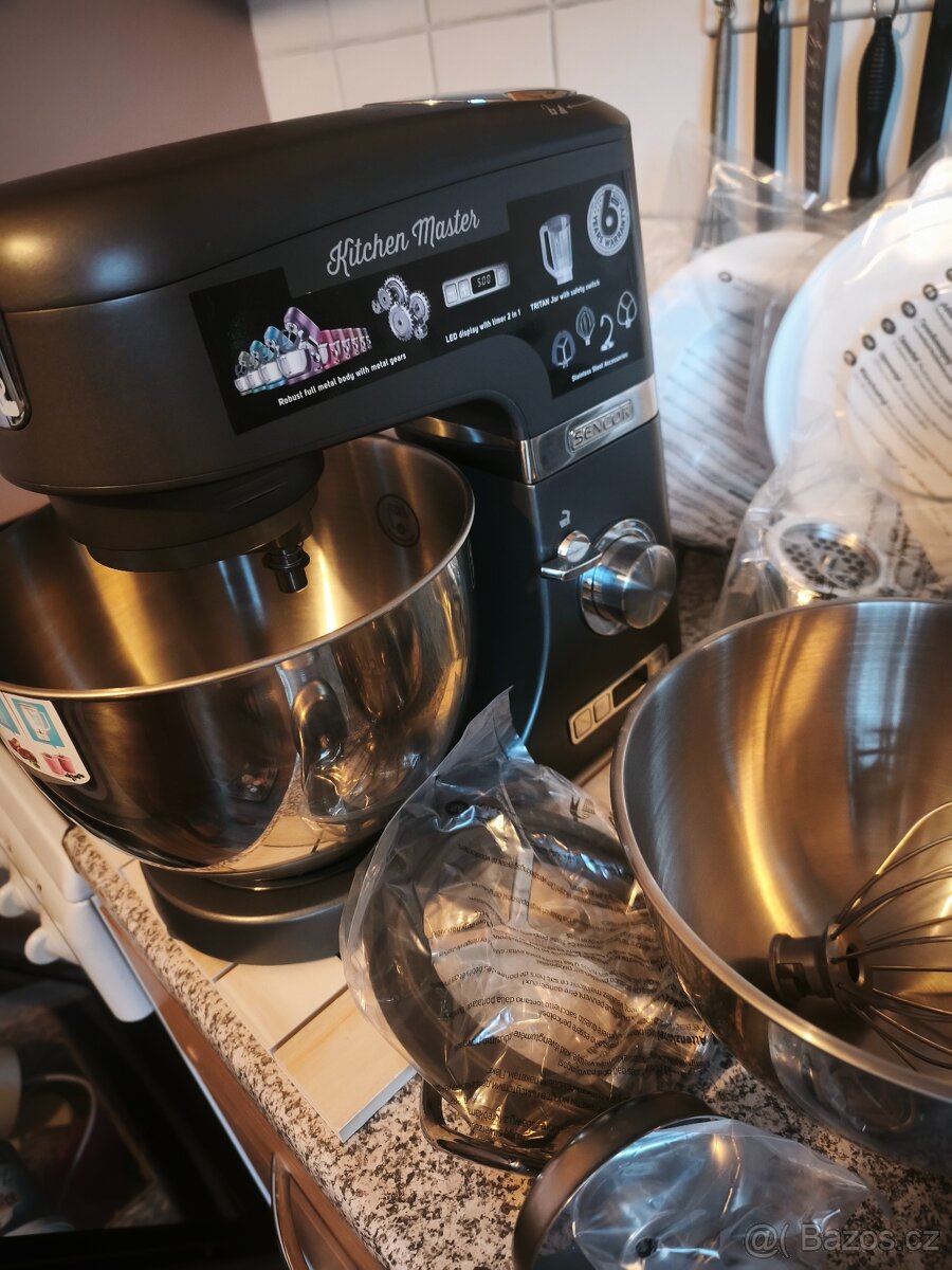 Kuchyňský robot Sencor Kitchen Master + hodně příslušenství - 3