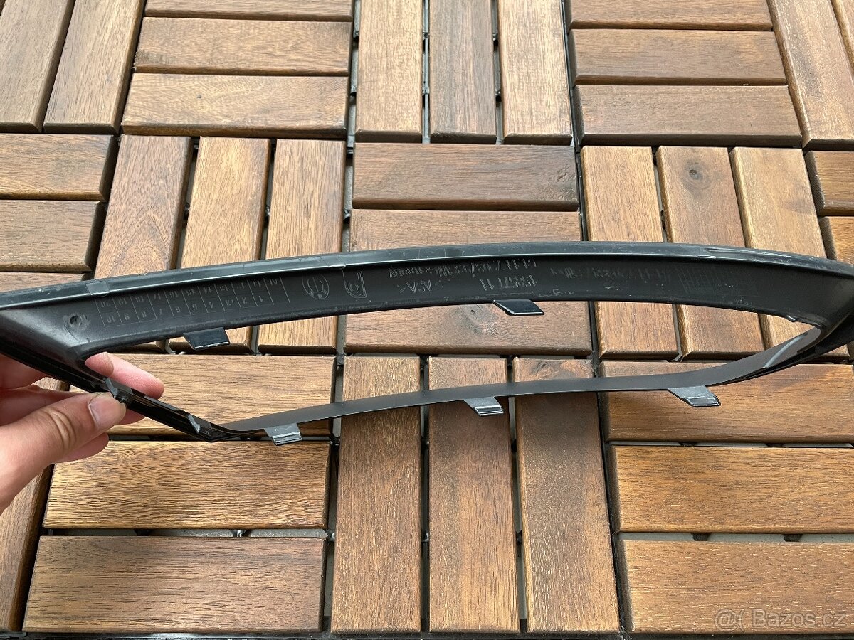 BMW Z4 e89 - rámeček mřížky předního nárazníku 51117203800 - 3