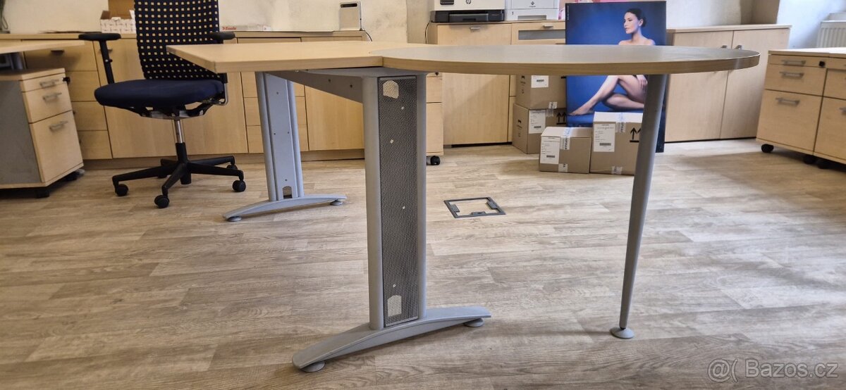 Kancelářský stůl - CENA DOHODOU - 3