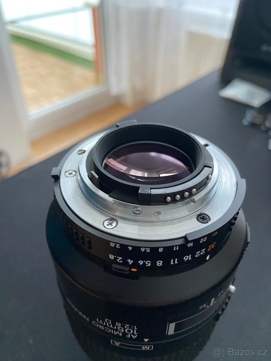Nikon AF Micro Nikkor 105mm f/2.8 - 3