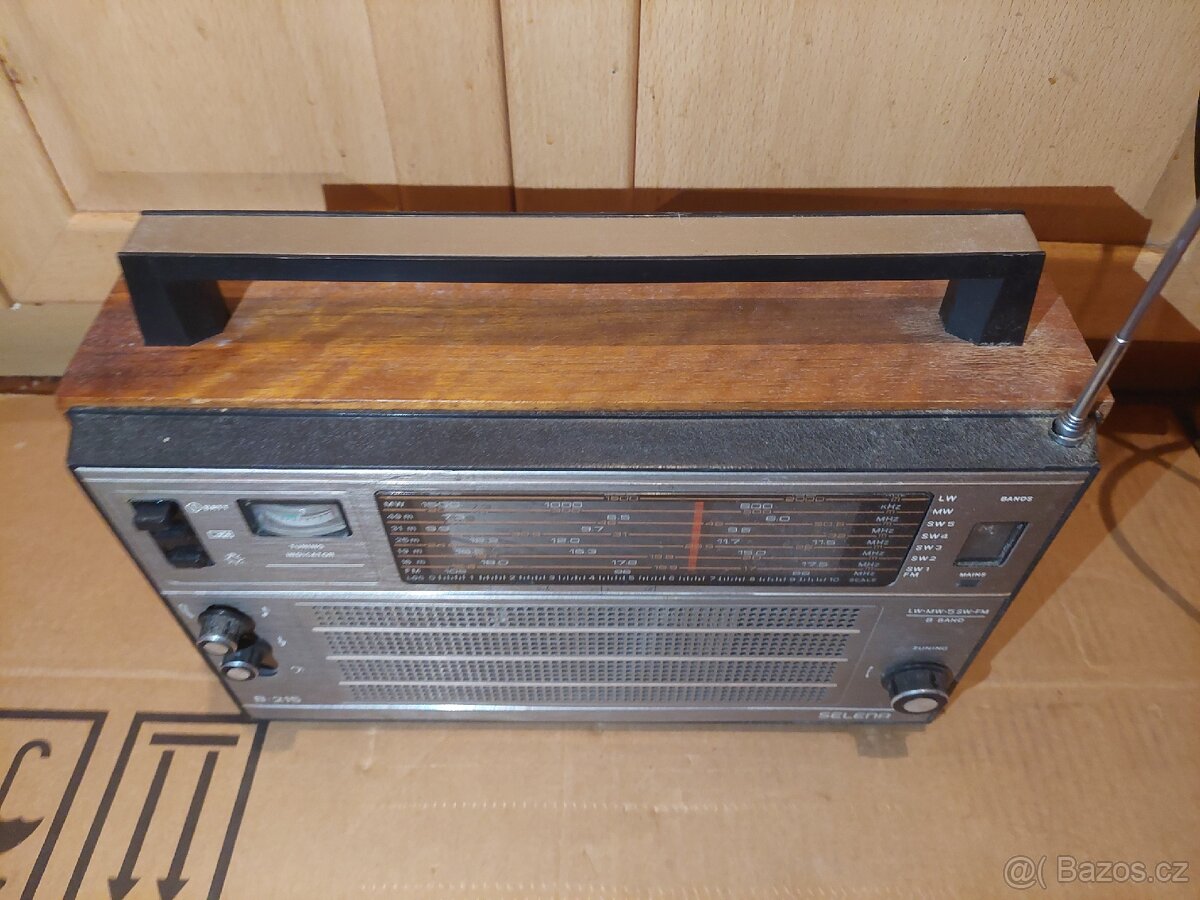 Rádio B215 Selena - 3