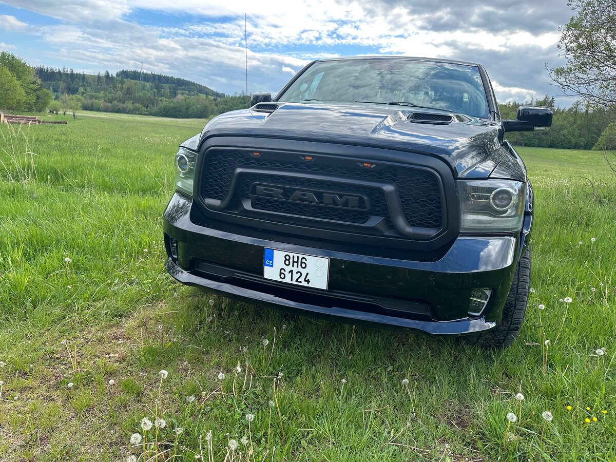 Dodge RAM 1500 Sport 5.7 HEMI 4x4 - 3