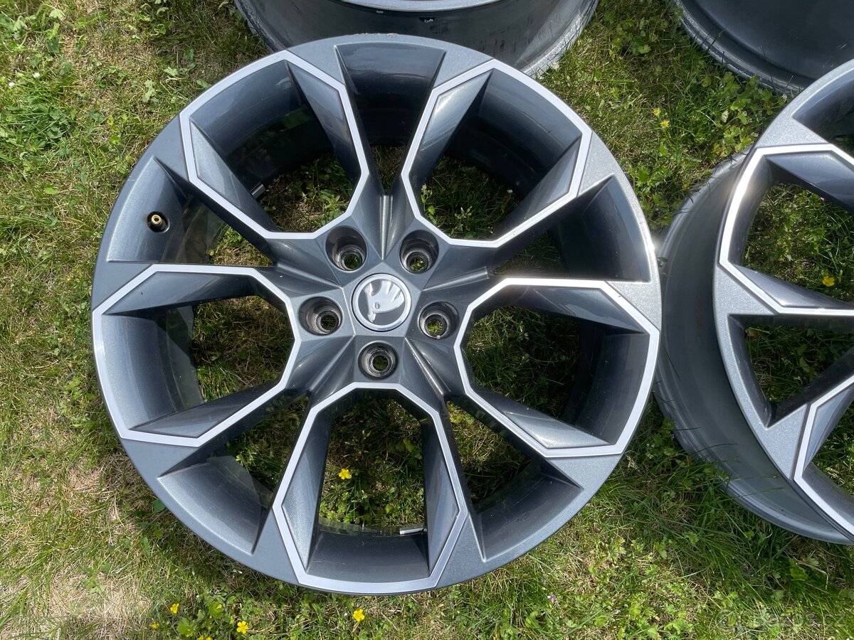 Alu original Škoda octavia RS R19 xtrem - 3