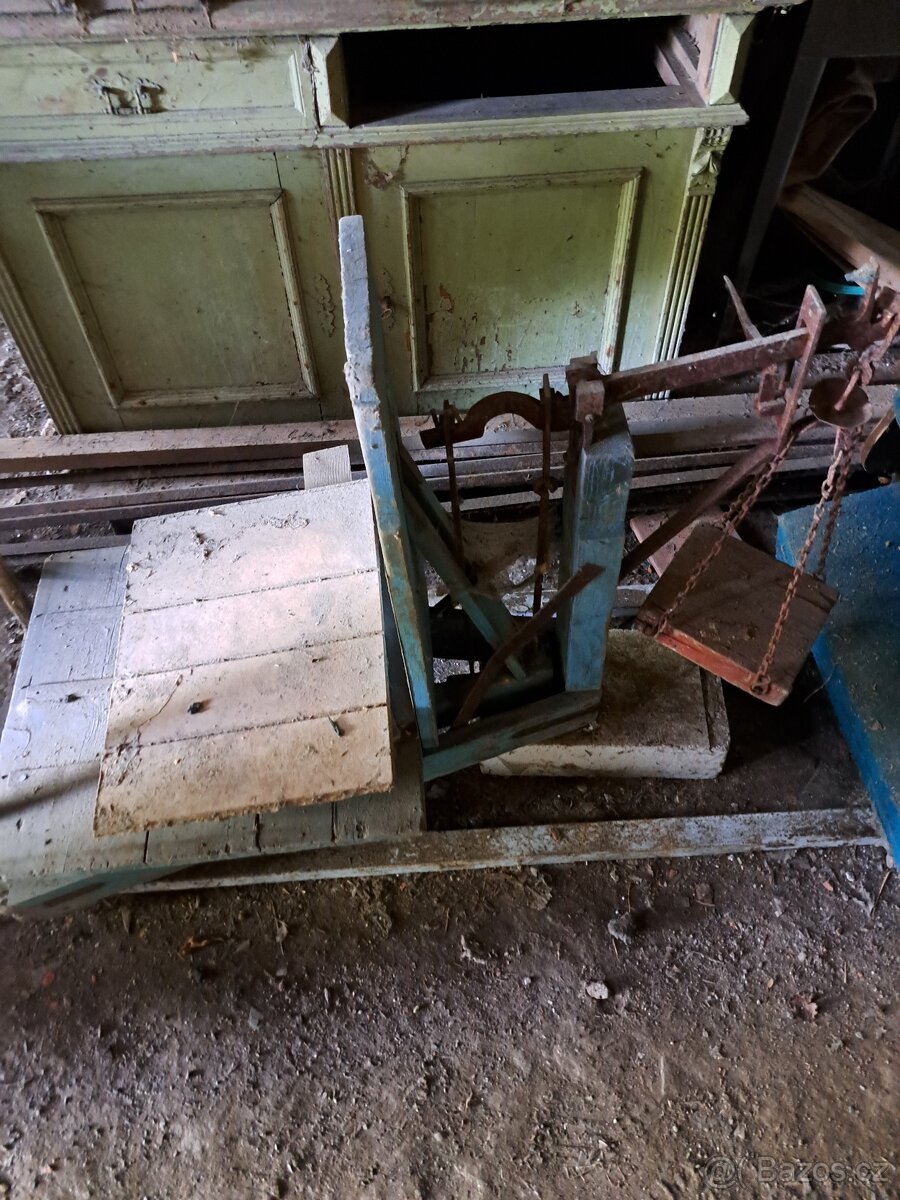 Prodám starý nábytek - 3
