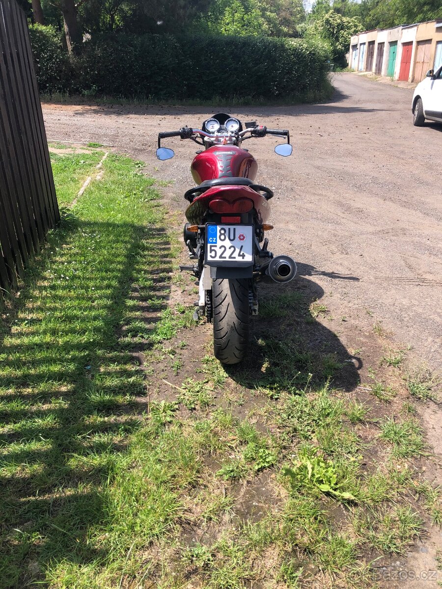 Kawasaki ZR-7 - 3