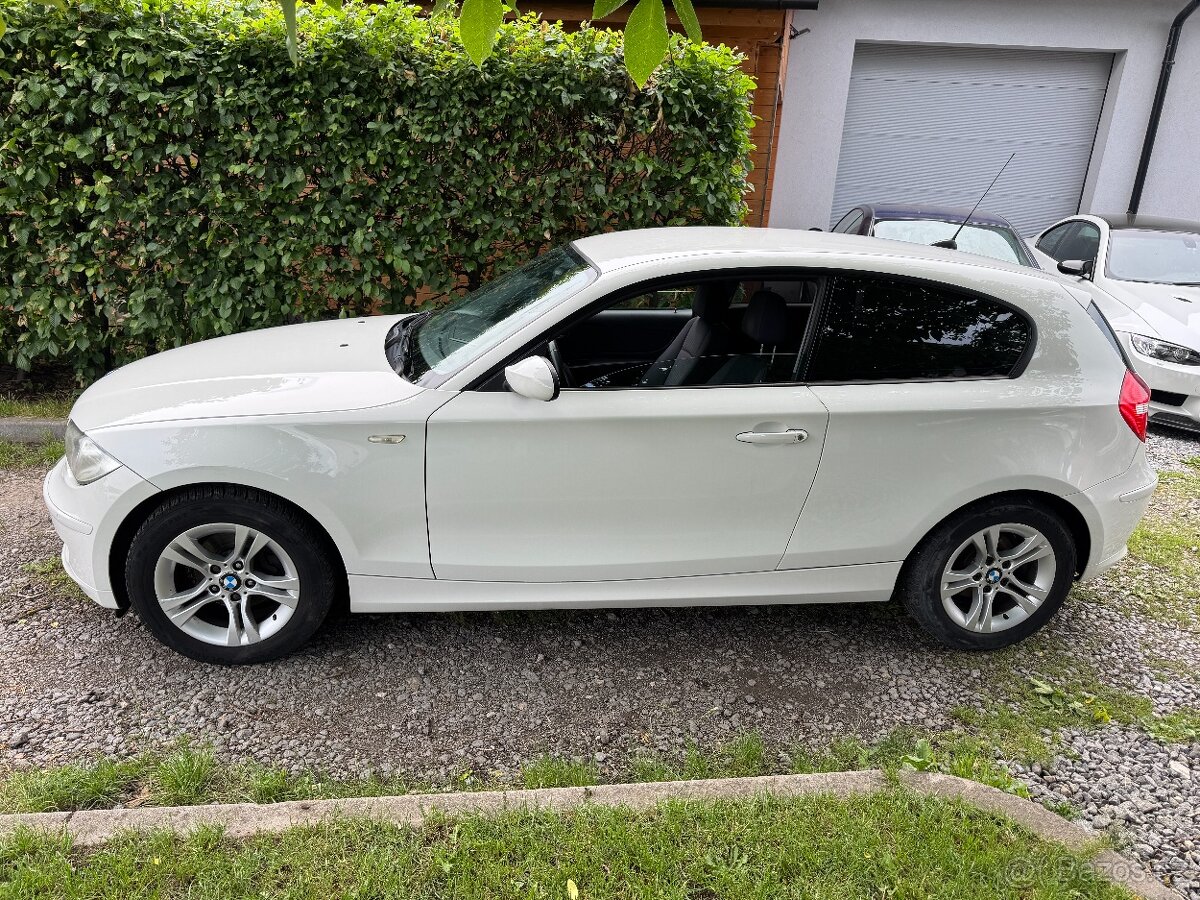 BMW 116i E87 LCi 3 dveř . - 3