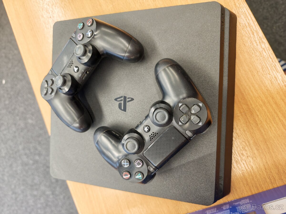 PlayStation 4 Slim 500 GB – 2 ovladače + externí disk 2 TB - 3