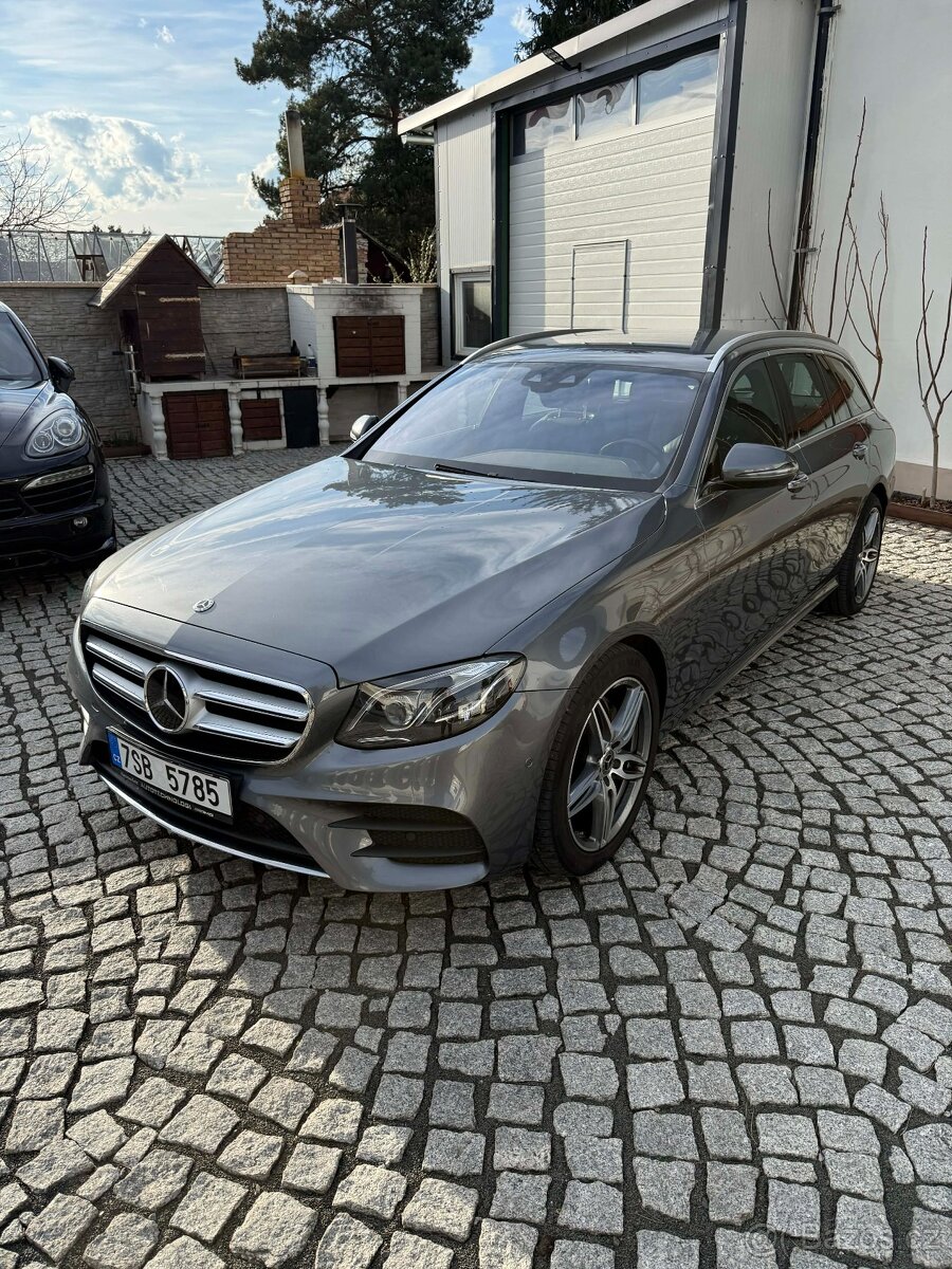 Mercedes-Benz E 220d AMG Line - 3