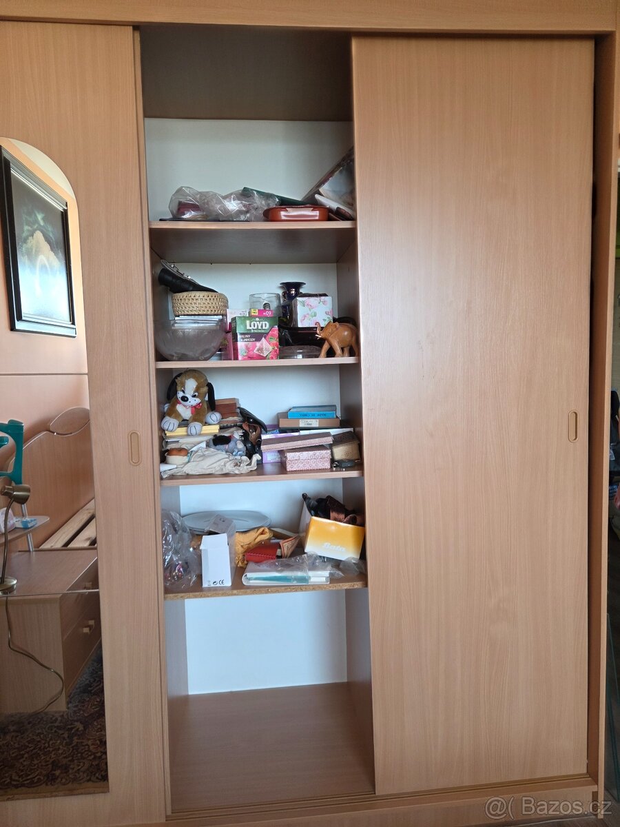 Šatní skříň - 3