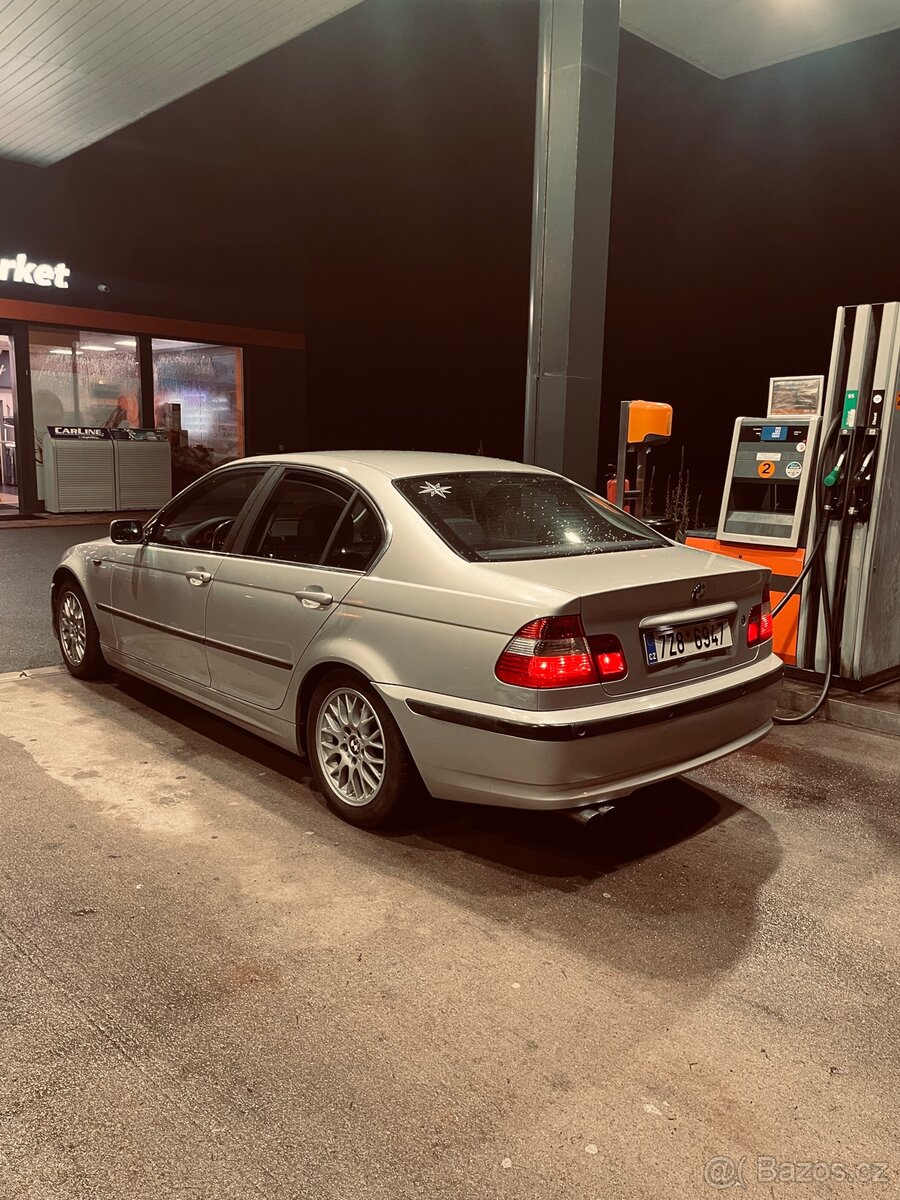 BMW 320i - 3