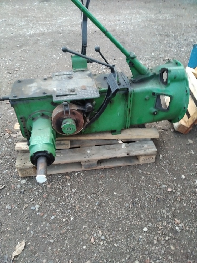 Prodám pěknou převodovku na ZETOR 25 - SADAŘ - 3