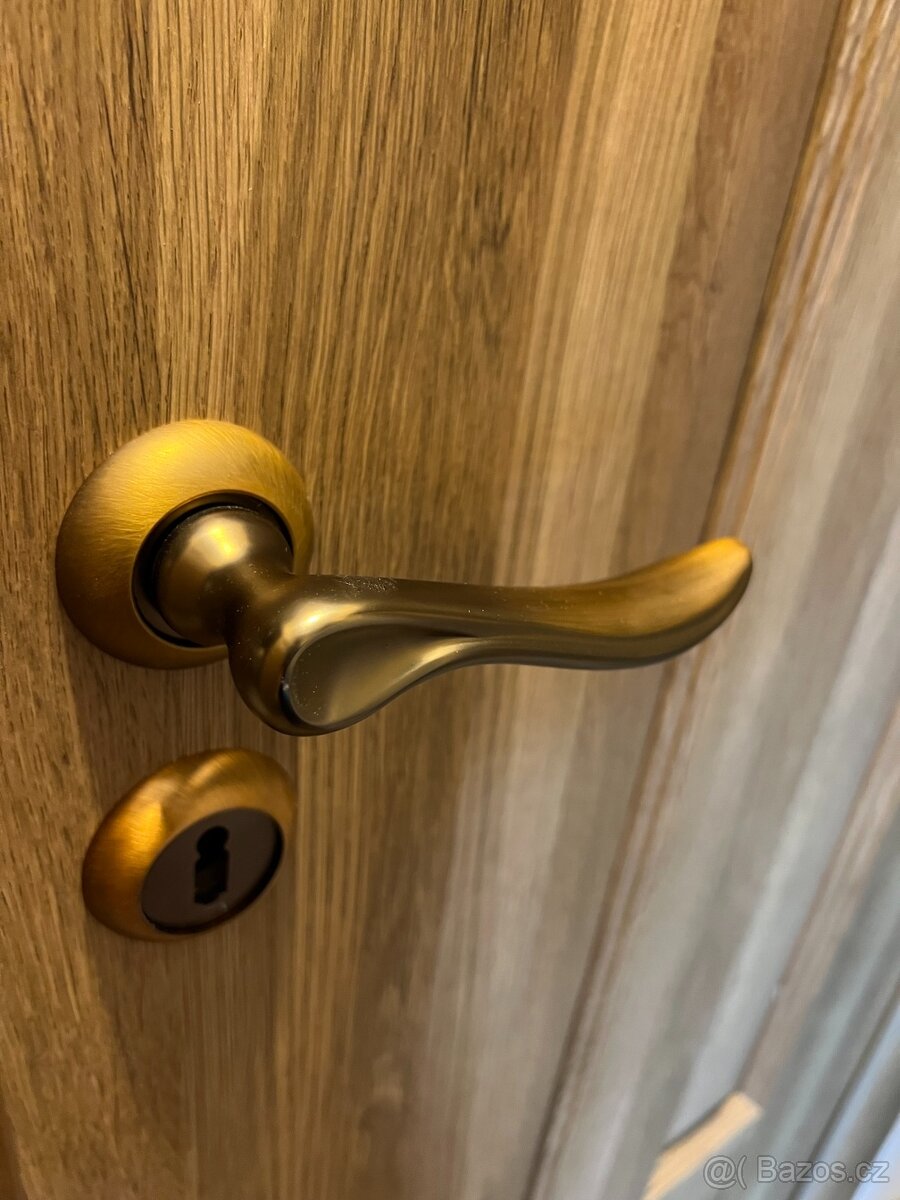 Rozetové dveřní kování Cobra Kate PZ, bronz - 3