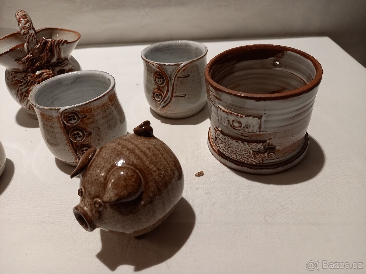 Středně hnědá keramika - cena sada. - 3